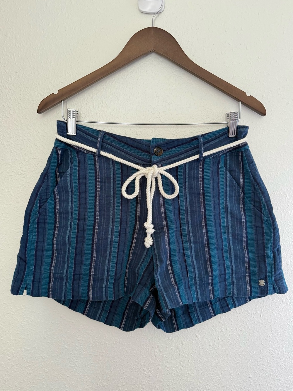 NWT Roxy Sailing Dream Striped Rope Belt Shorts Blue Teal Size Medium